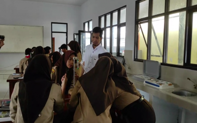 PENERAPAN MODEL PEMBELAJARAN PROBLEM BASED LEARNING UNTUK MENINGKATKAN KETERAMPILAN PROSES DAN PRESTASI BELAJAR PESERTA DIDIK